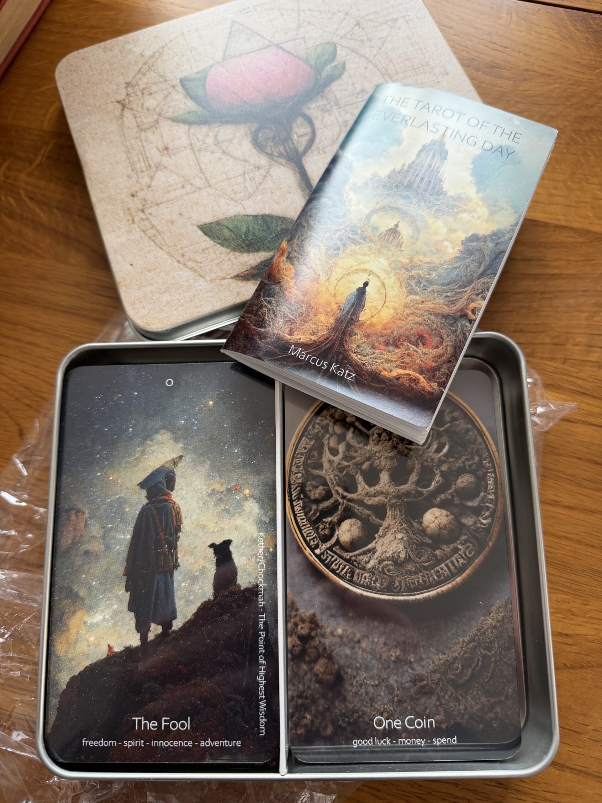 Tarot of Everlasting Day (Keyword) Beginners Deck in Tin USA ONLY